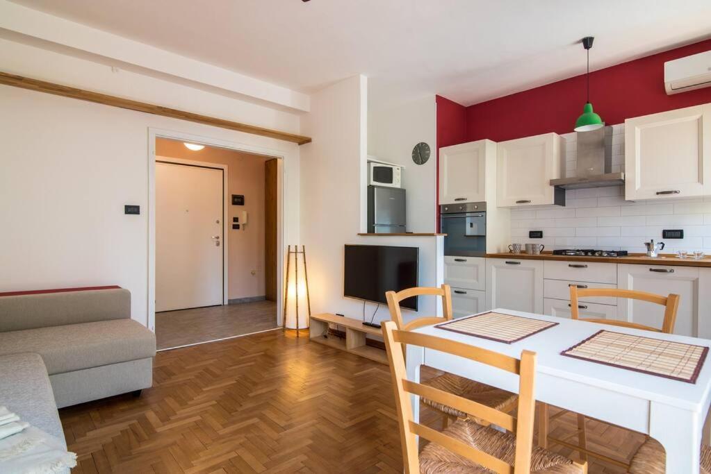 Enjoy Home - Bilocale Sulle Riviere A Due Passi Dalla Specola Padova Luaran gambar