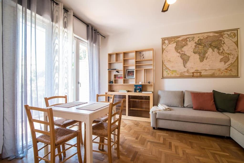 Enjoy Home - Bilocale Sulle Riviere A Due Passi Dalla Specola Padova Luaran gambar