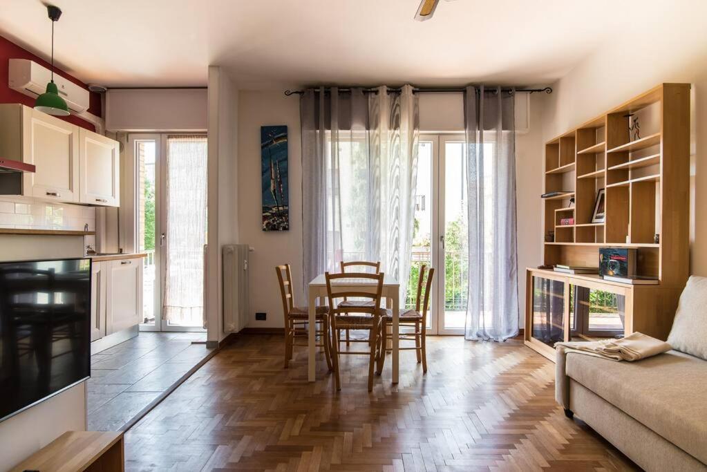 Enjoy Home - Bilocale Sulle Riviere A Due Passi Dalla Specola Padova Luaran gambar