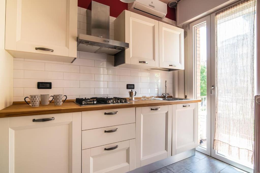 Enjoy Home - Bilocale Sulle Riviere A Due Passi Dalla Specola Padova Luaran gambar